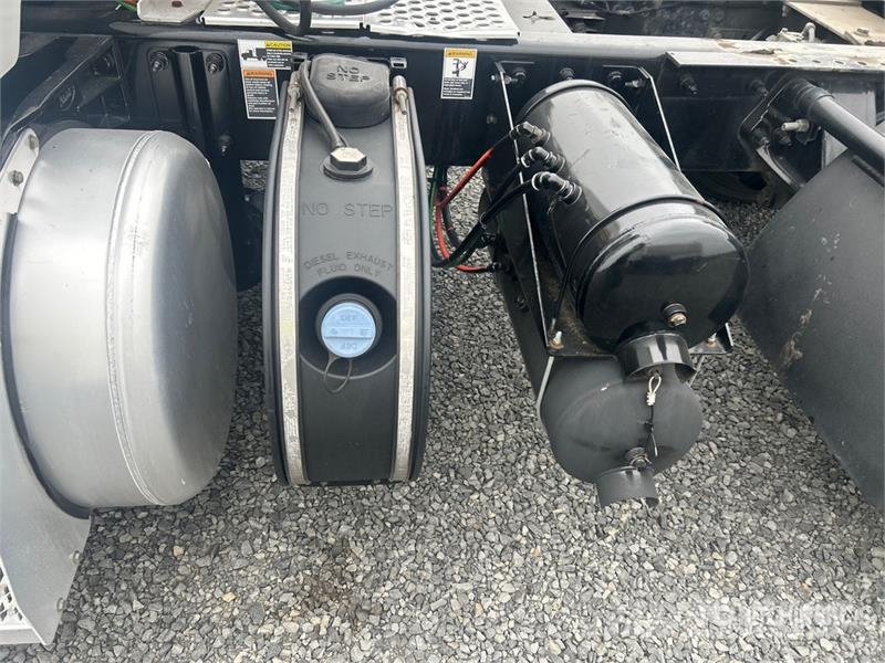 Peterbilt 337 وحدات الجر