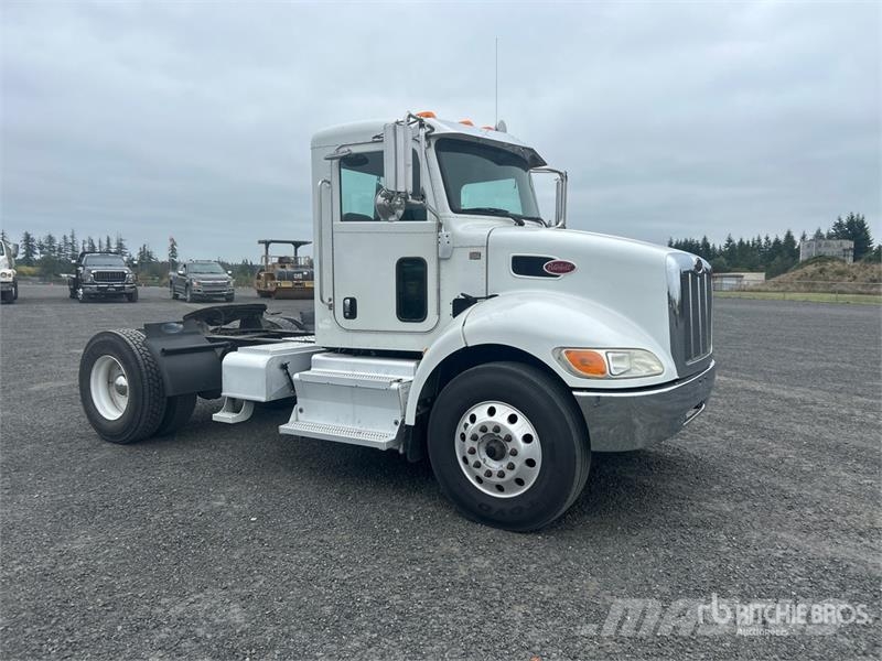 Peterbilt 337 وحدات الجر
