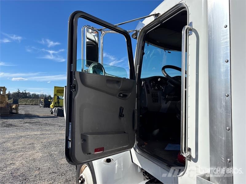 Peterbilt 337 Camion cassonati