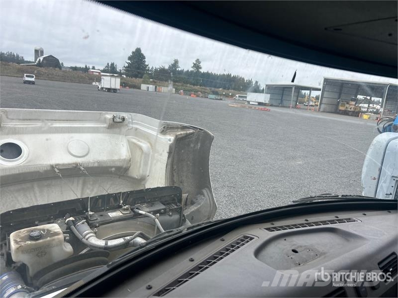 Peterbilt 337 وحدات الجر