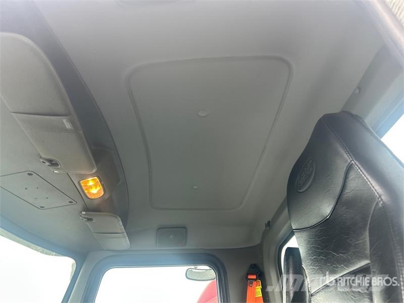 Peterbilt 337 وحدات الجر