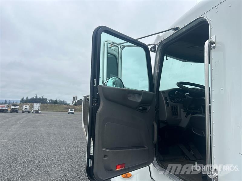 Peterbilt 337 وحدات الجر
