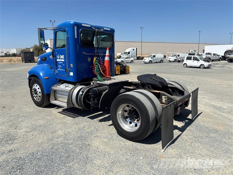 Peterbilt 337 Camiones tractor