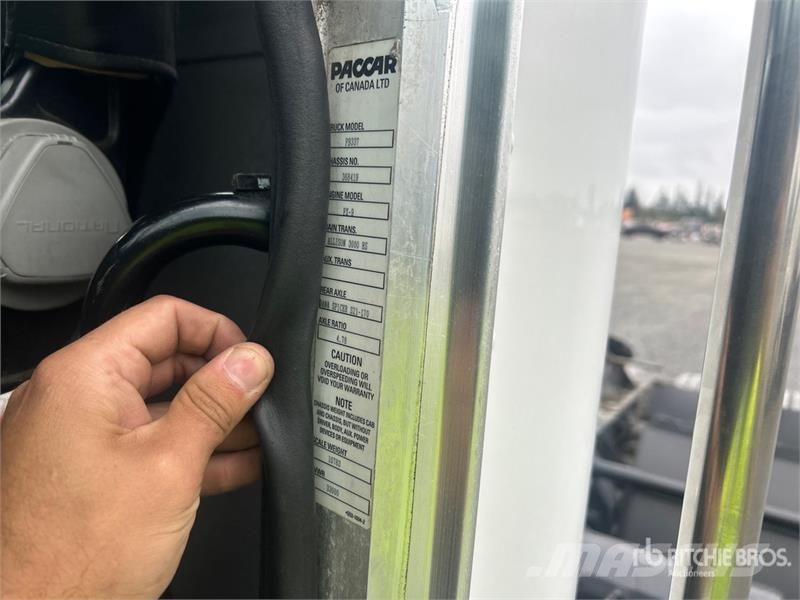 Peterbilt 337 وحدات الجر