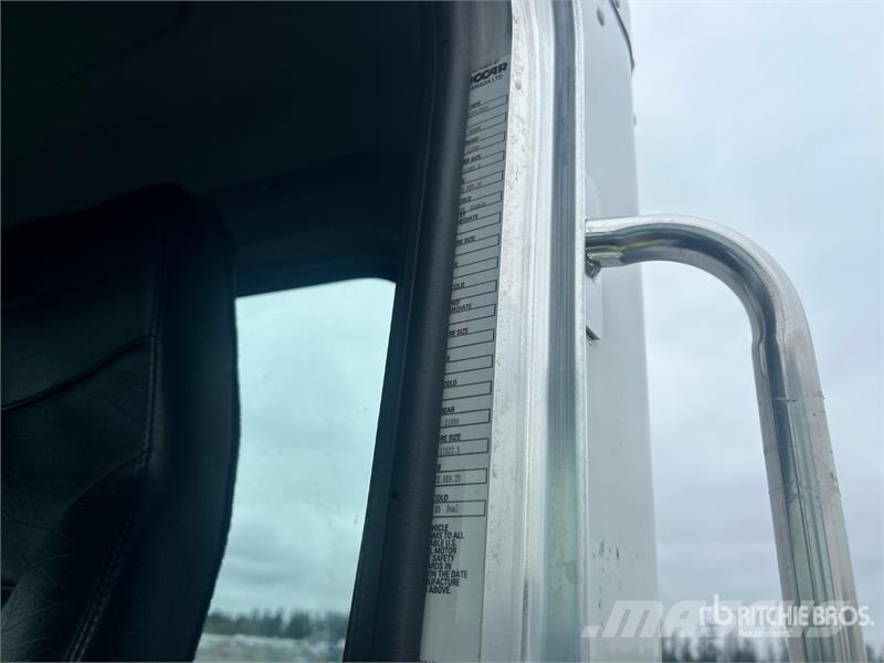 Peterbilt 337 وحدات الجر