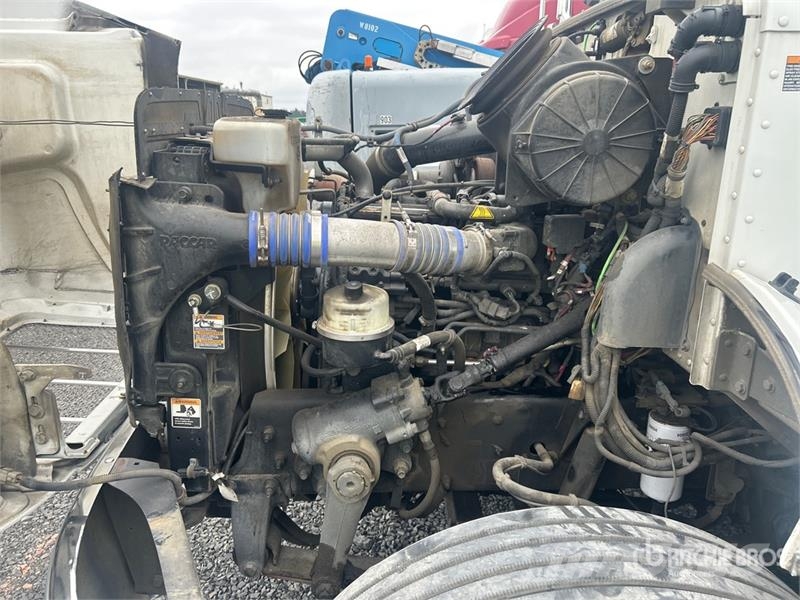Peterbilt 337 وحدات الجر