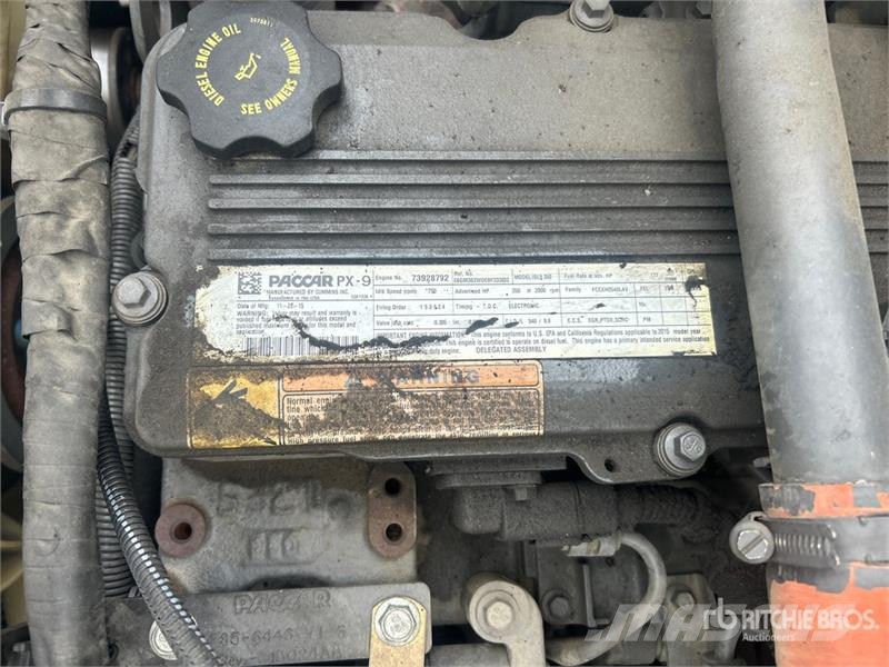 Peterbilt 337 وحدات الجر