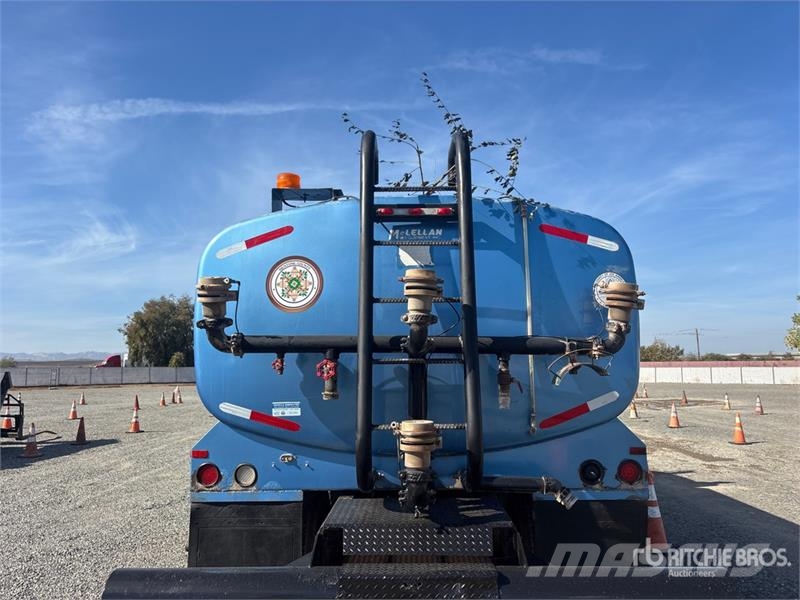 Peterbilt 340 Water bowser