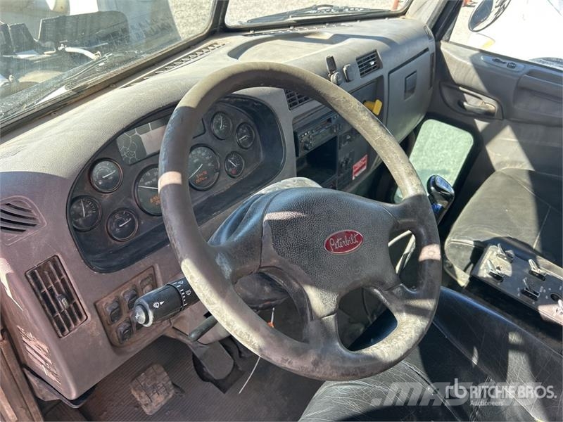 Peterbilt 348 Vesisäiliöautot