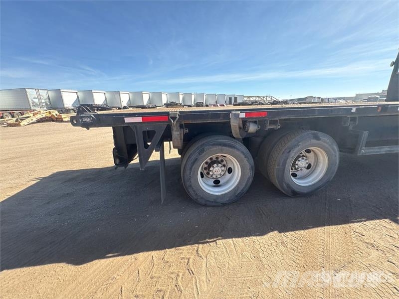 Peterbilt 348 Platformas/izkraušana no sāniem