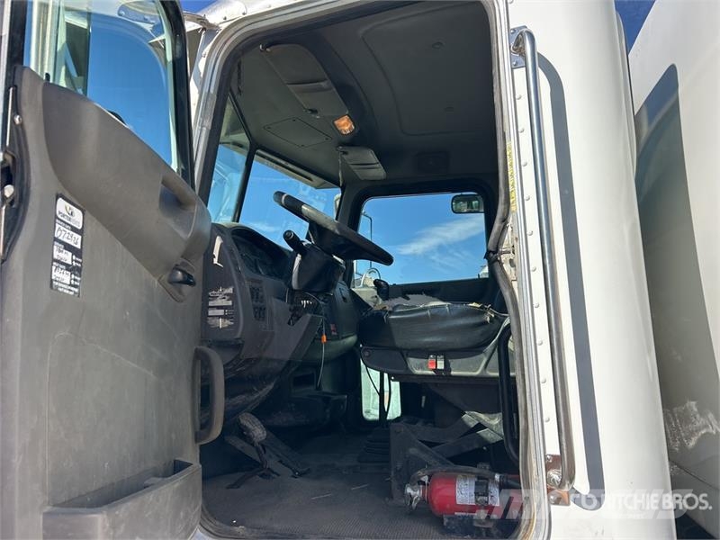 Peterbilt 348 Vesisäiliöautot