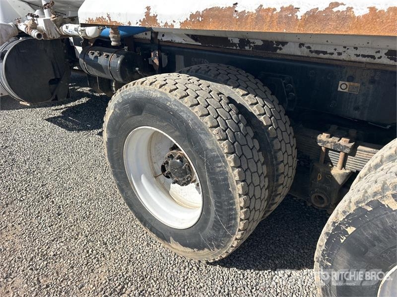 Peterbilt 348 Vesisäiliöautot