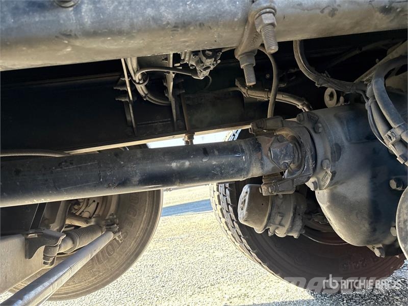 Peterbilt 348 平ボディー