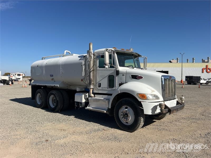 Peterbilt 348 Vesisäiliöautot