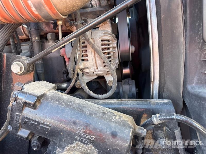 Peterbilt 348 Platformas/izkraušana no sāniem