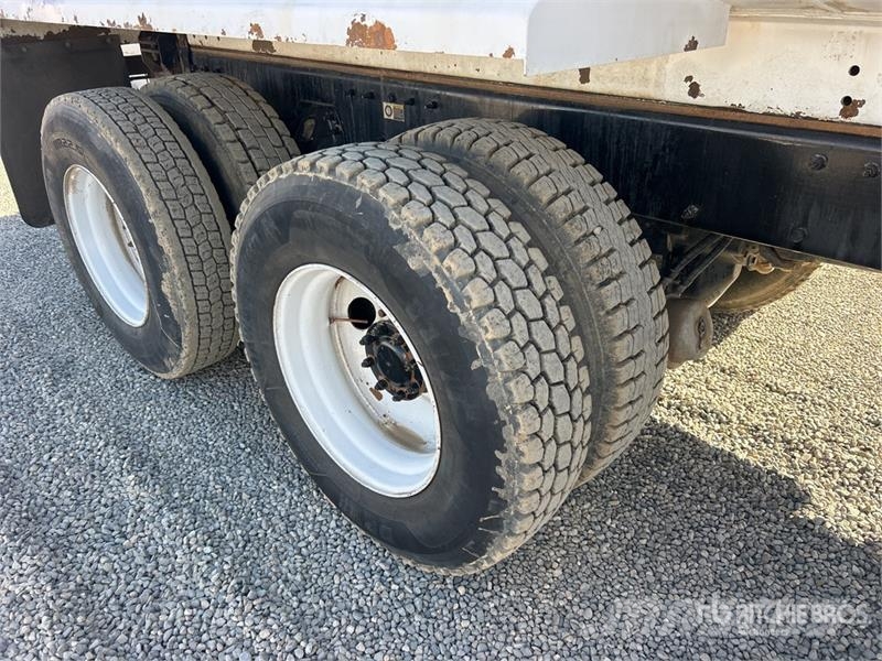 Peterbilt 348 Vesisäiliöautot