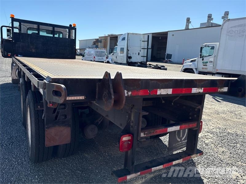 Peterbilt 348 平ボディー