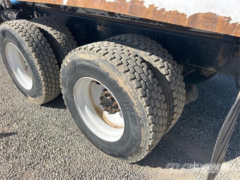 Peterbilt 348 Vesisäiliöautot