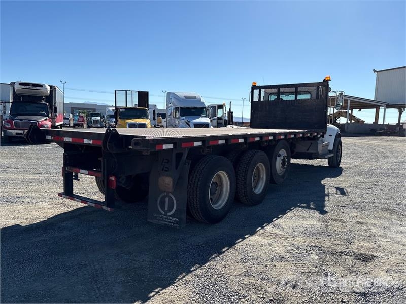 Peterbilt 348 平ボディー