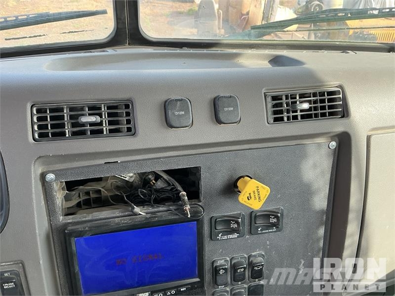 Peterbilt 348 6x4 Cab and Chassis Kabine i unutrašnjost