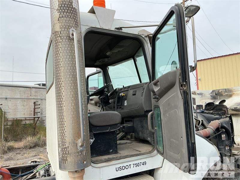 Peterbilt 348 6x4 Cab and Chassis Kabine i unutrašnjost