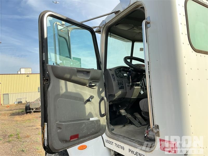 Peterbilt 348 6x4 Cab and Chassis Kabine i unutrašnjost