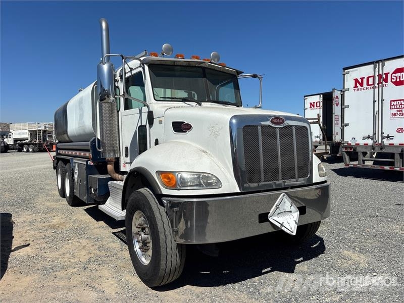 Peterbilt 348 6x4 Cab and Chassis Cabine en interieur