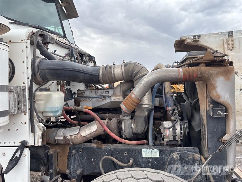 Peterbilt 357 صهاريج مياه