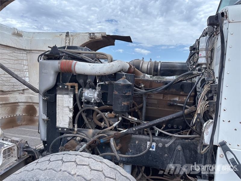 Peterbilt 357 صهاريج مياه