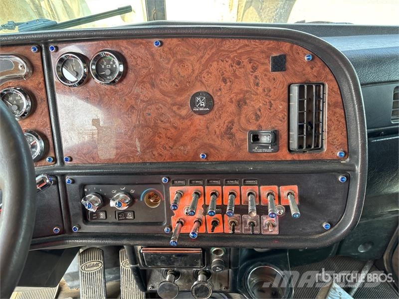 Peterbilt 357 Pašizgāzējs