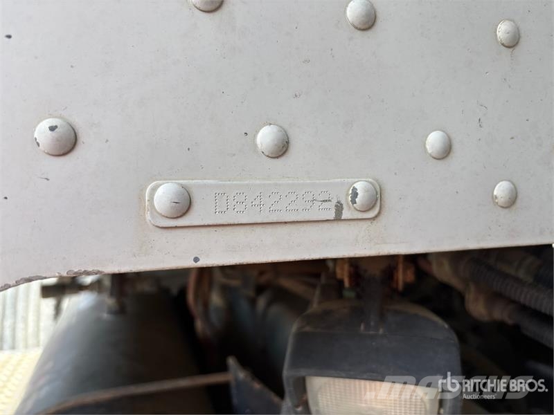 Peterbilt 357 Pašizgāzējs