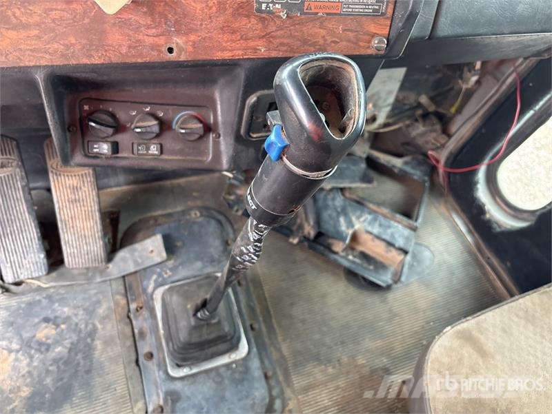 Peterbilt 357 صهاريج مياه