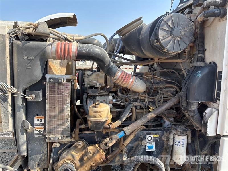 Peterbilt 357 Pašizgāzējs