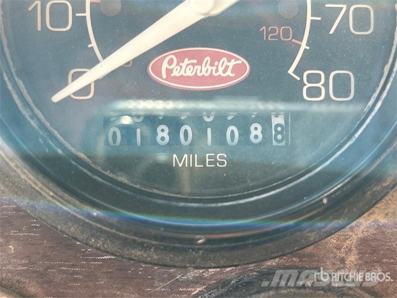 Peterbilt 357 給水車