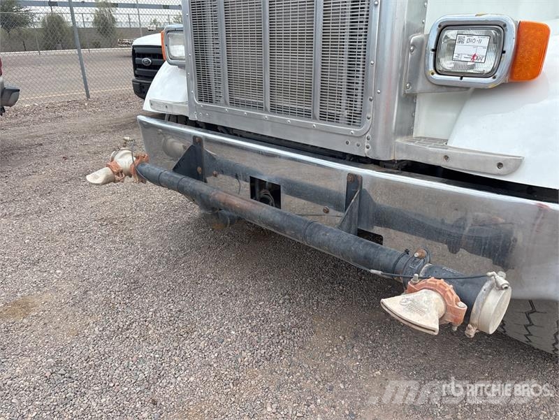 Peterbilt 357 صهاريج مياه