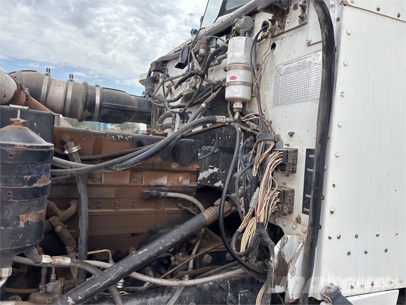 Peterbilt 357 صهاريج مياه