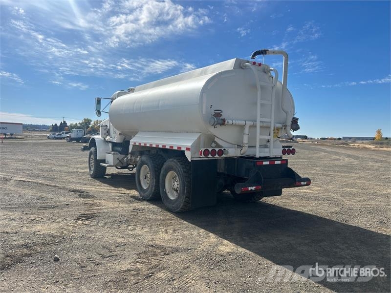 Peterbilt 357 給水車
