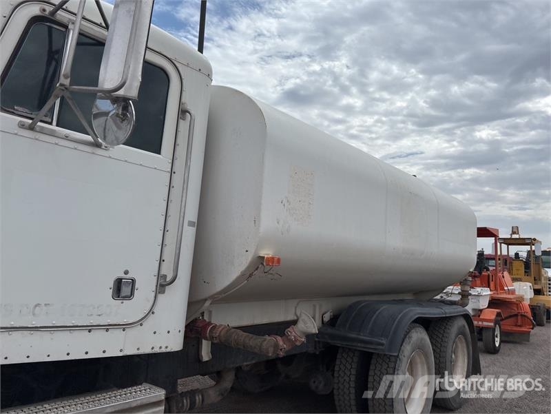Peterbilt 357 صهاريج مياه