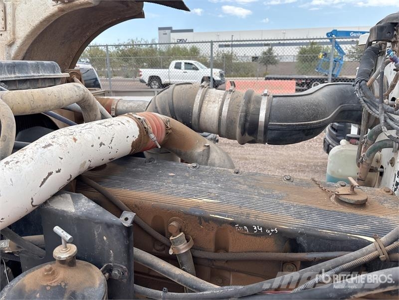 Peterbilt 357 صهاريج مياه