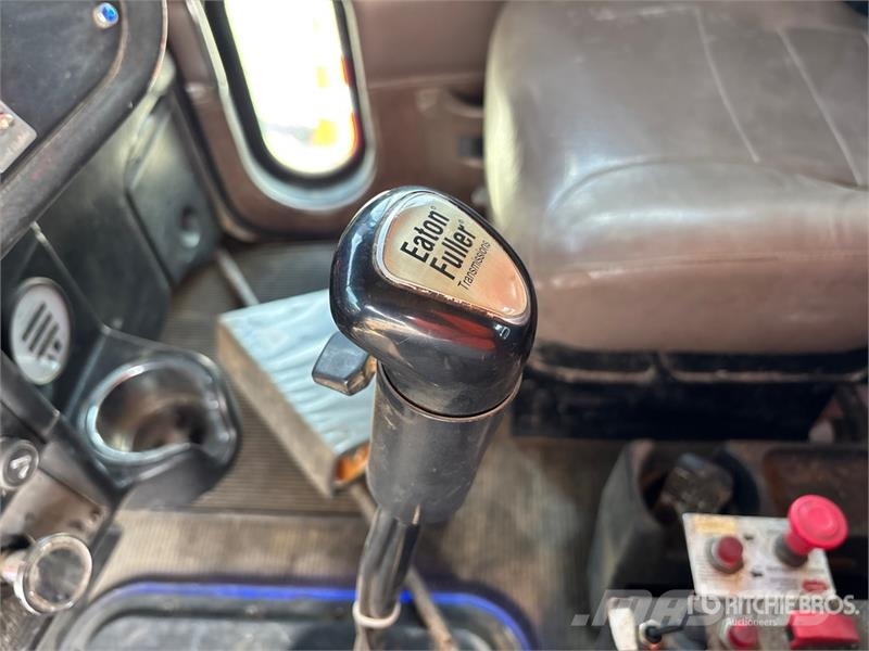 Peterbilt 357 Pašizgāzējs