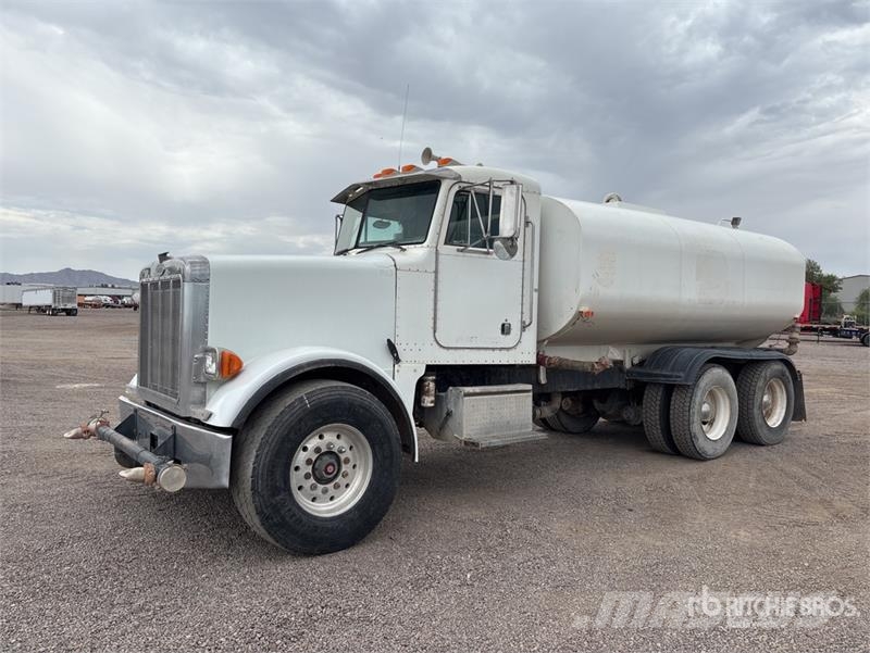 Peterbilt 357 صهاريج مياه