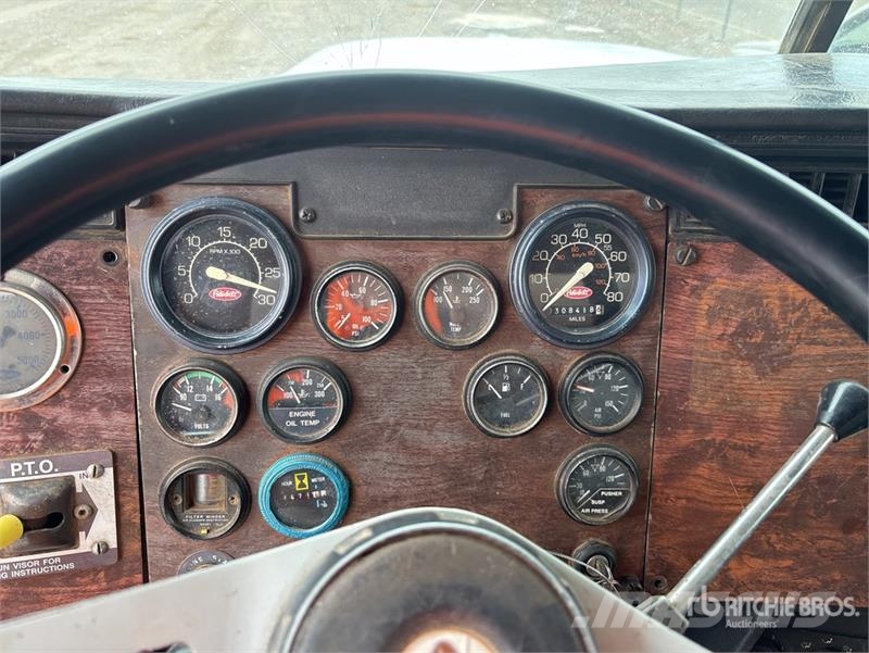 Peterbilt 357 صهاريج مياه