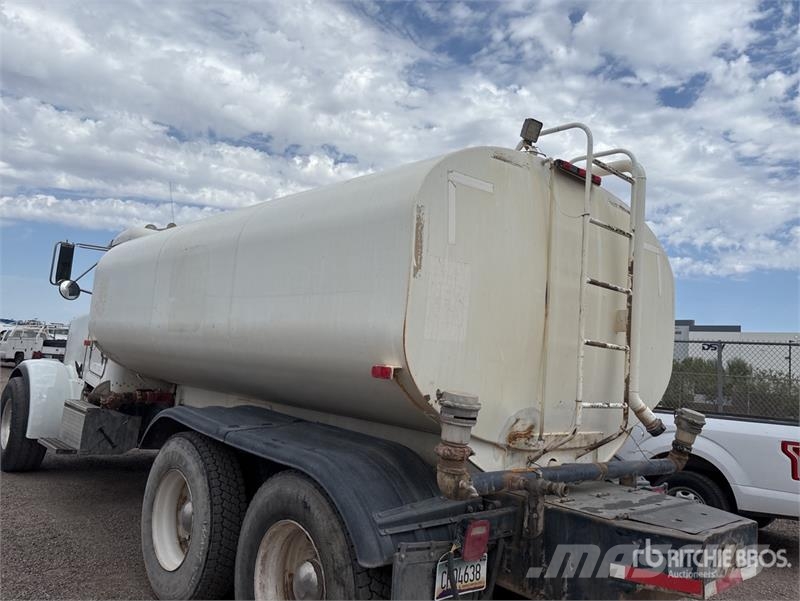 Peterbilt 357 صهاريج مياه