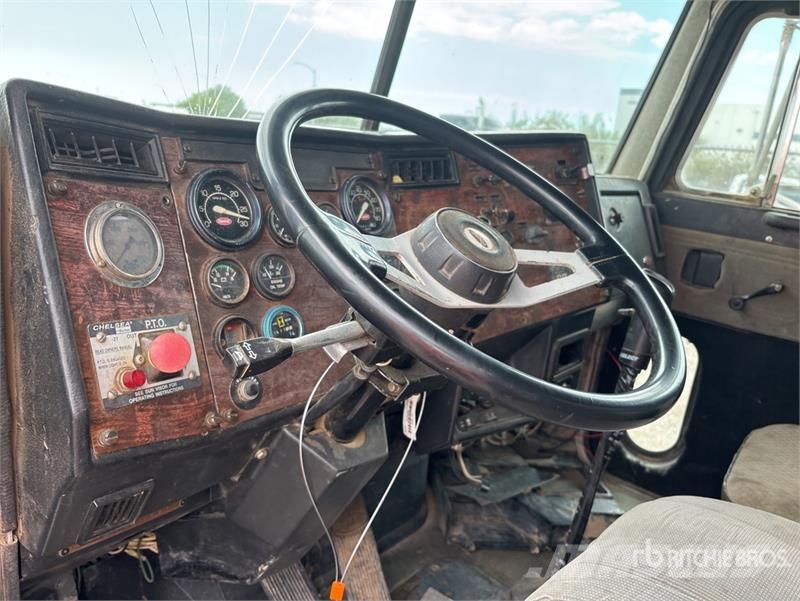 Peterbilt 357 صهاريج مياه