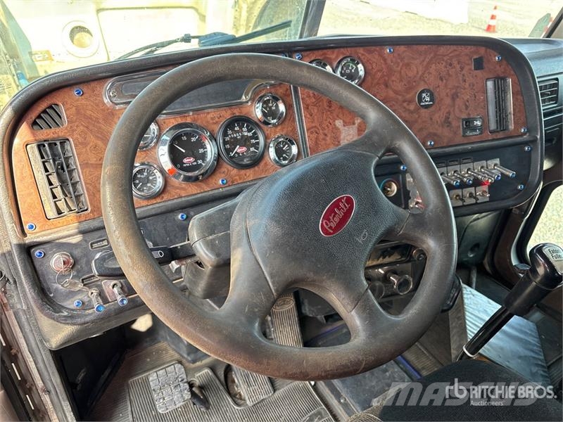 Peterbilt 357 Pašizgāzējs