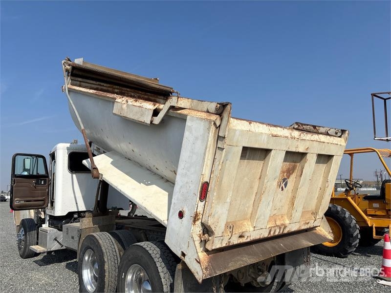 Peterbilt 357 Pašizgāzējs