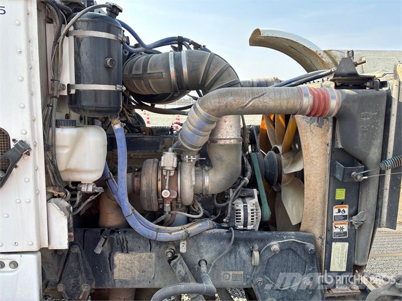 Peterbilt 357 Pašizgāzējs
