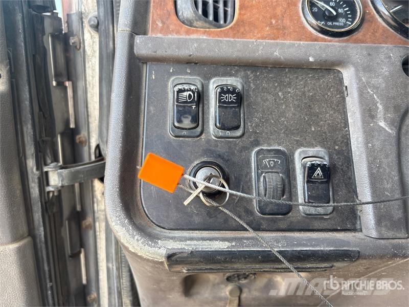 Peterbilt 357 8x4 Mixer Truck Beton-Mischfahrzeuge