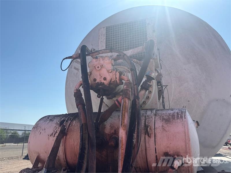 Peterbilt 357 8x4 Mixer Truck Beton-Mischfahrzeuge