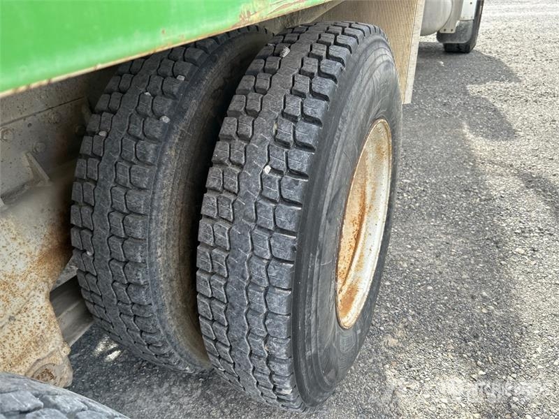 Peterbilt 357 8x4 Mixer Truck Camiones hormigonera